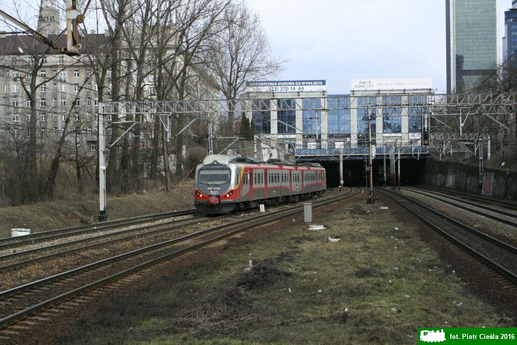 Linia nr 2 / 448: Warszawa, tunel Å›rednicowy, 2016.01.31